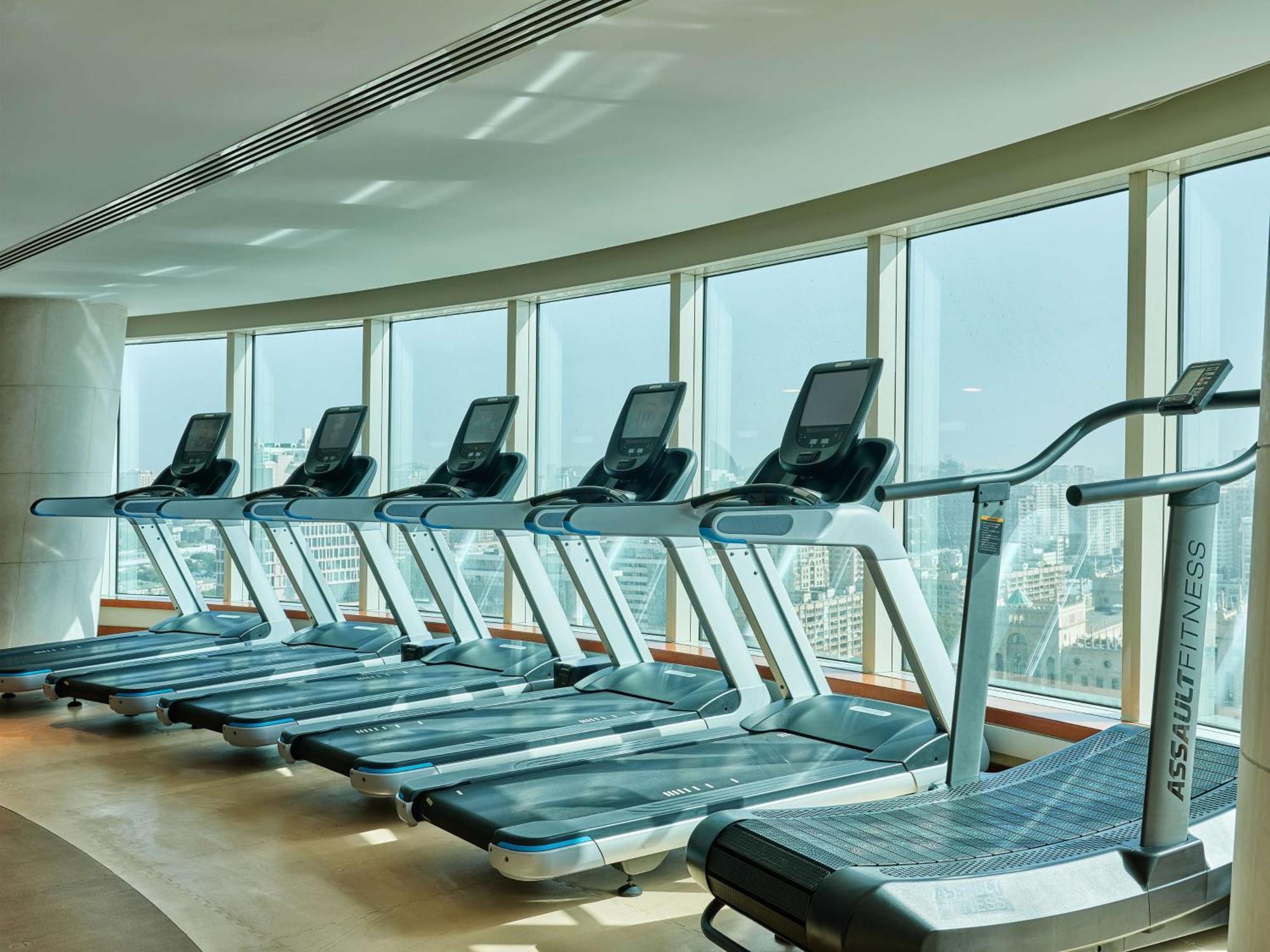 Hilton Baku Hotel Екстериор снимка Treadmills